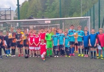 TURNIEJ PIŁKI NOŻNEJ W IGRZYSKACH DZIECI, II MIEJSCE I AWANS DO POWIATU