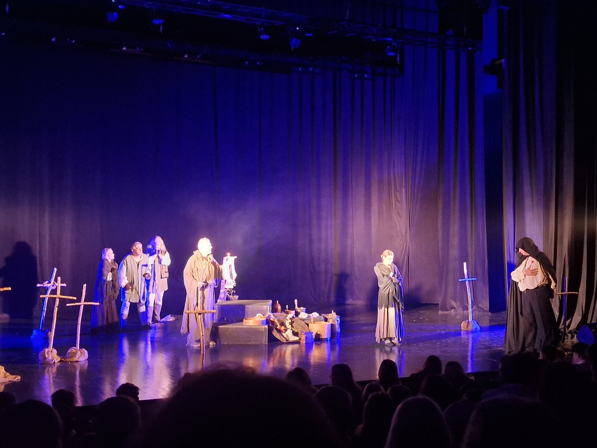 WYJAZD KLAS VII NA SPEKTAKL „DZIADY”