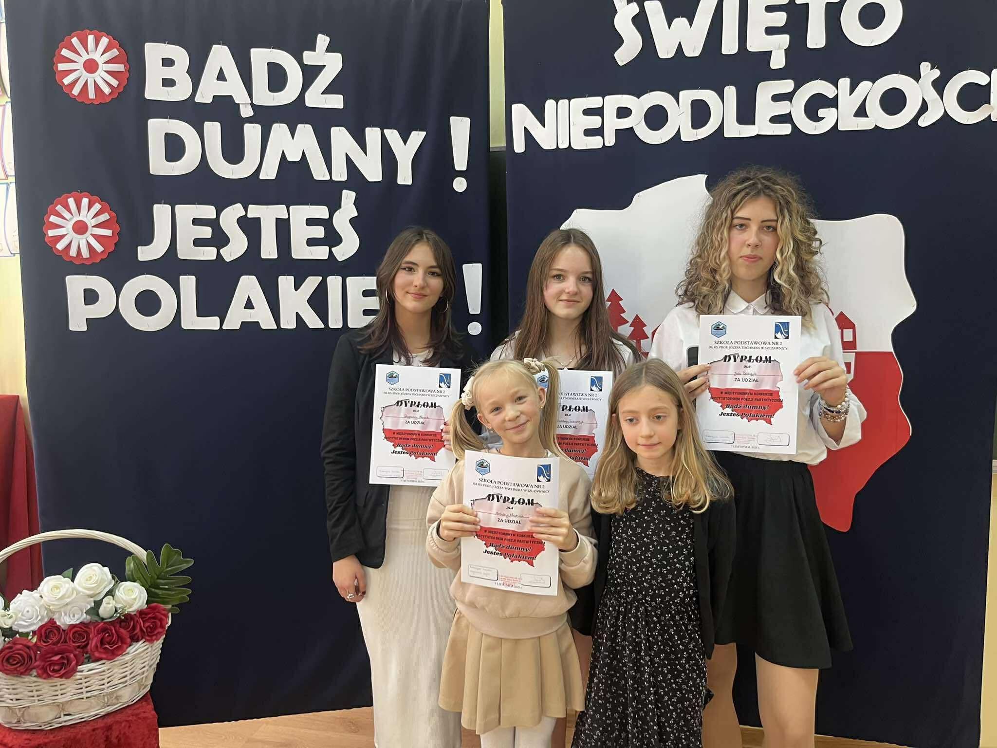 PATRIOTYCZNIE I Z PASJĄ - NASI UCZNIOWIE NA PODIUM KONKURSU RECYTATORSKIEG