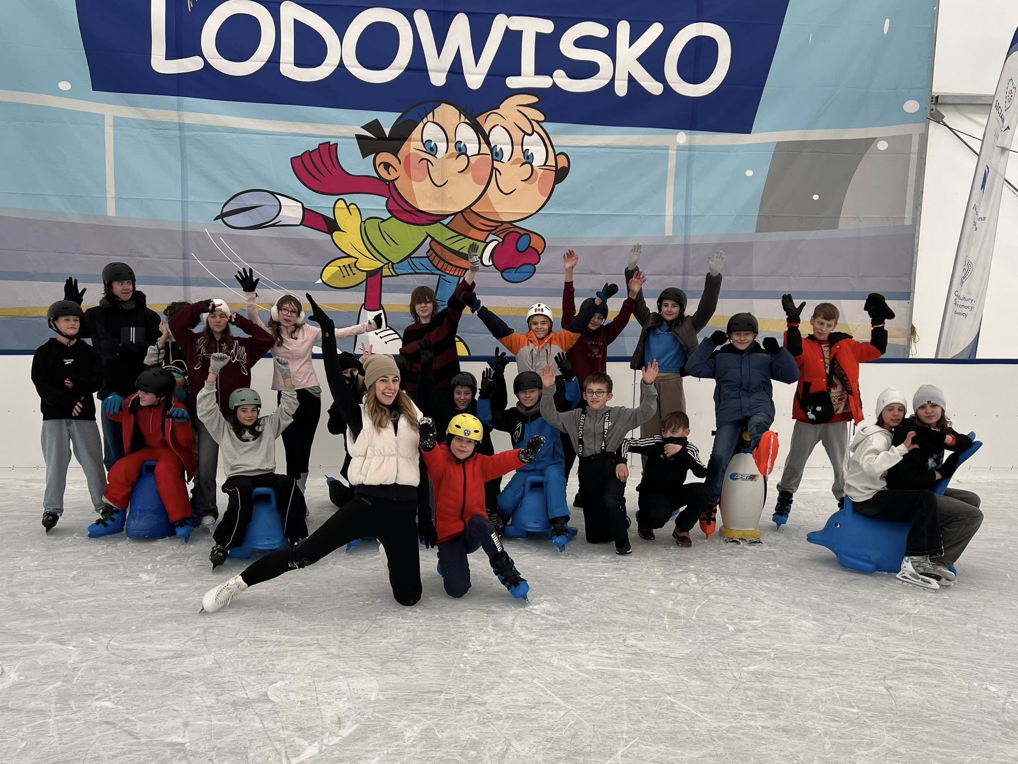 MIKOŁAJKI NA LODOWISKU