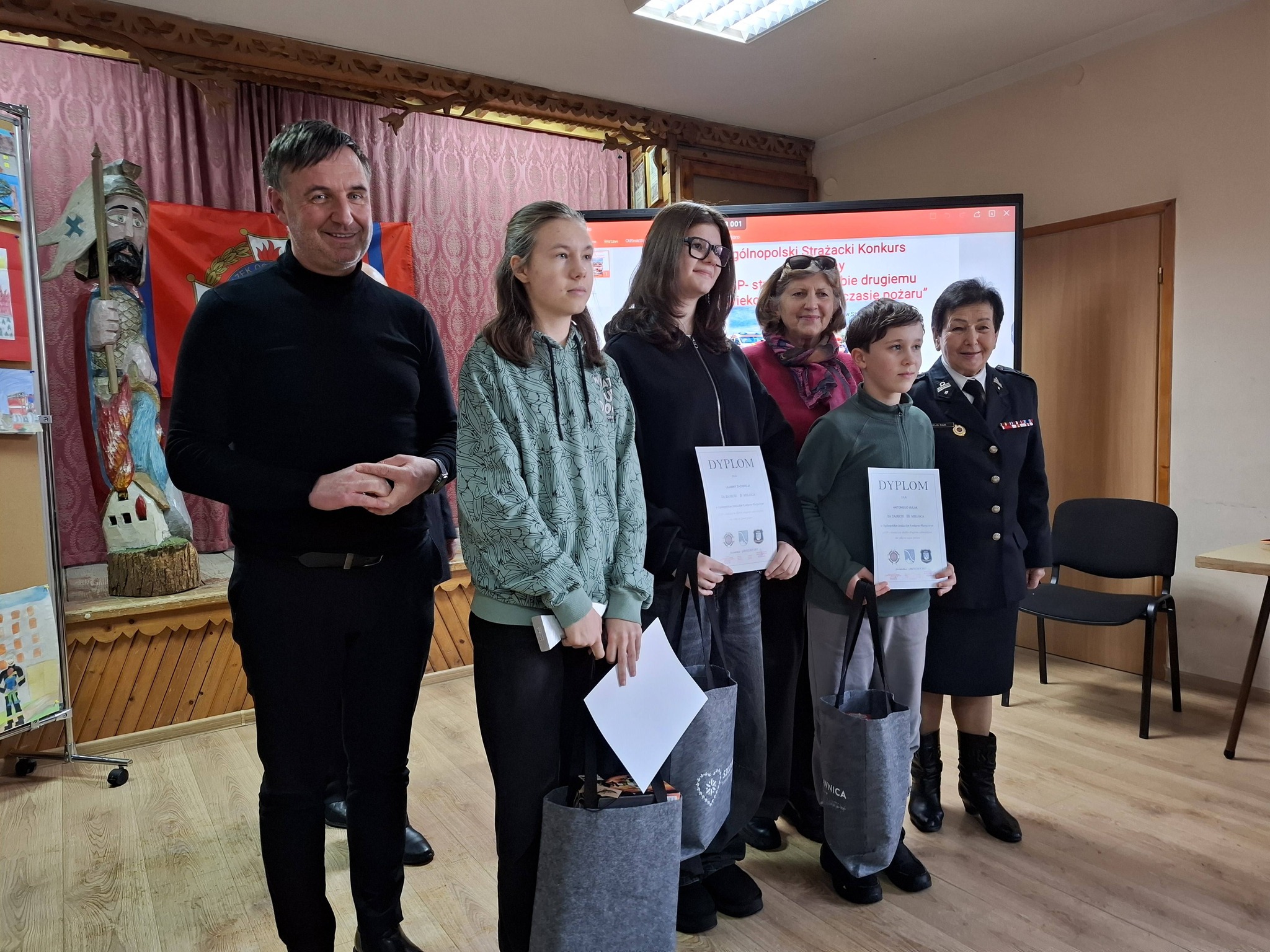 NAGRODZENI W GMINNYM ETAPIE KONKURSU PLASTYCZNEGO OSP