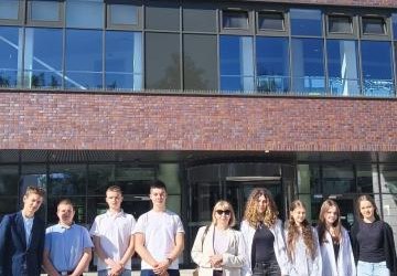 WYJAZD ÓSMOKLASISTÓW NA WYDZIAŁ CHEMII UJ W KRAKOWIE