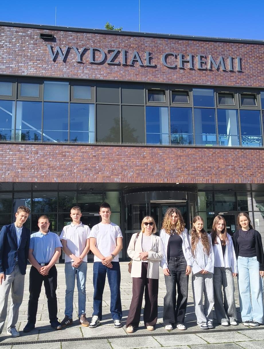 WYJAZD ÓSMOKLASISTÓW NA WYDZIAŁ CHEMII UJ W KRAKOWIE